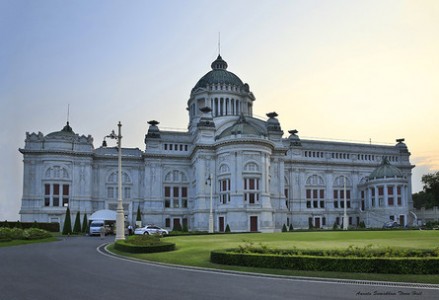 1833